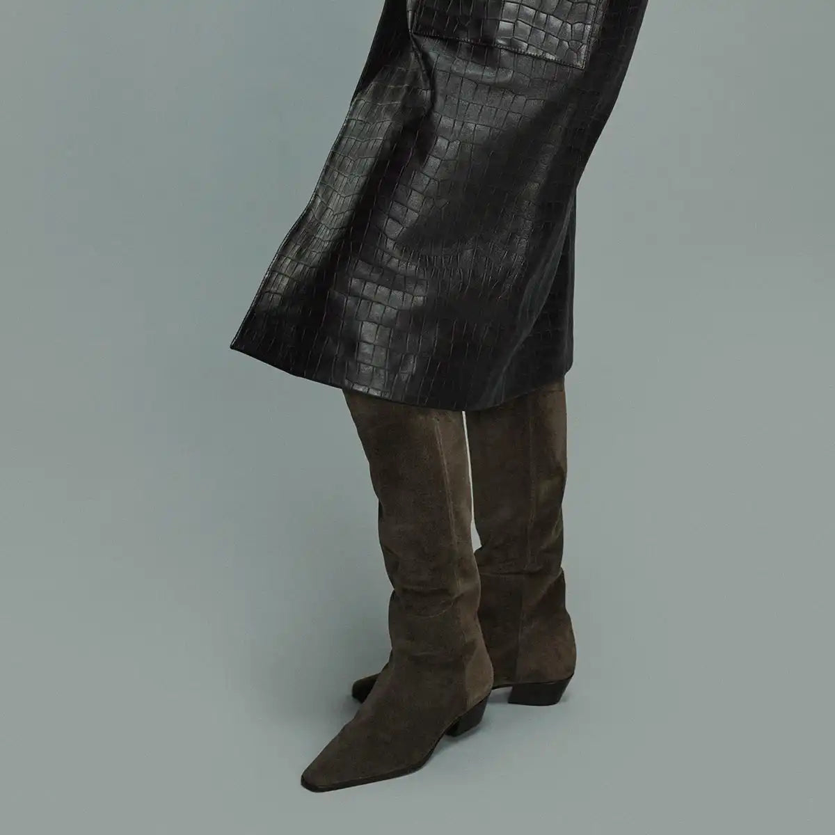 The Sierra Knee-High Boot - English Brown Suede